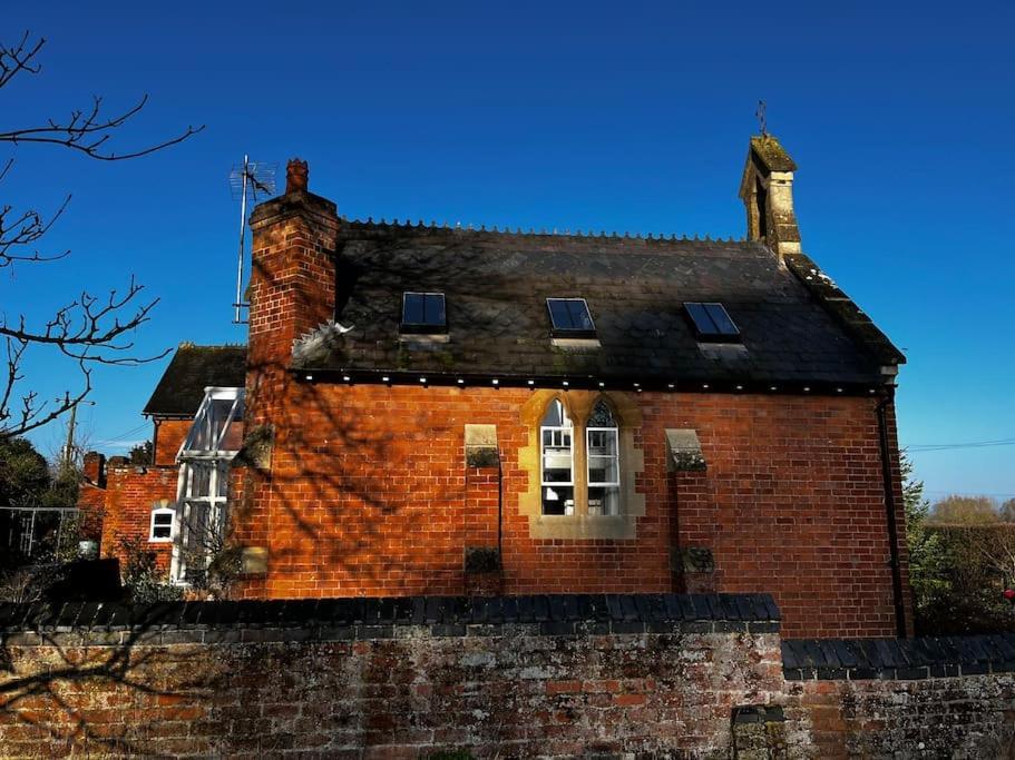 The Old School House Retreat Daire Tibberton  Dış mekan fotoğraf