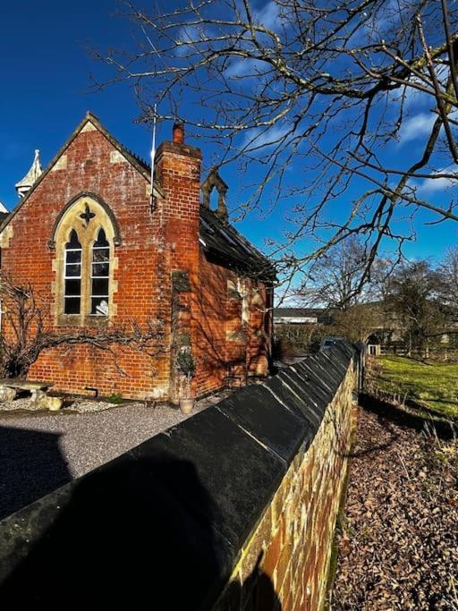 The Old School House Retreat Daire Tibberton  Dış mekan fotoğraf