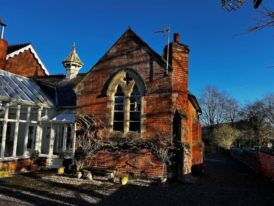 The Old School House Retreat Daire Tibberton  Dış mekan fotoğraf