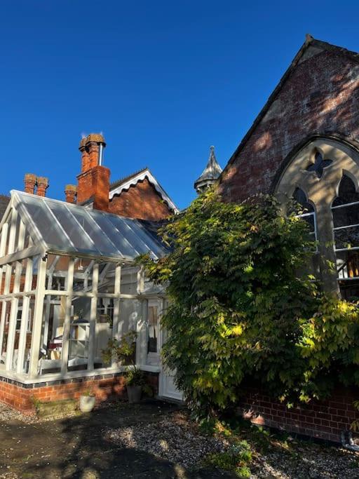 The Old School House Retreat Daire Tibberton  Dış mekan fotoğraf